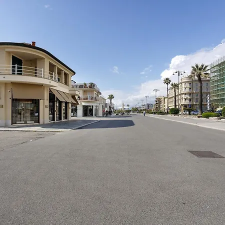 Burlamacco Al Mare Viareggio
